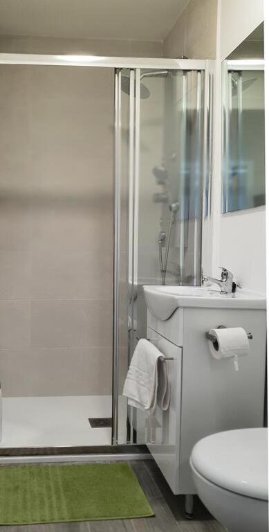 Apartamento De 2020 A Estrenar En Pleno Centro1B Algeciras Exterior foto